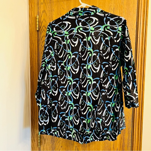 Lane Bryant 22/24 Black blouse with swirls - Picture 2 of 5